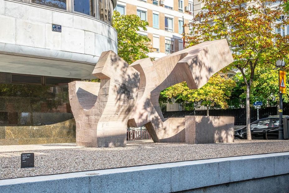 Lugar de encuentros VI, de Eduardo Chillida