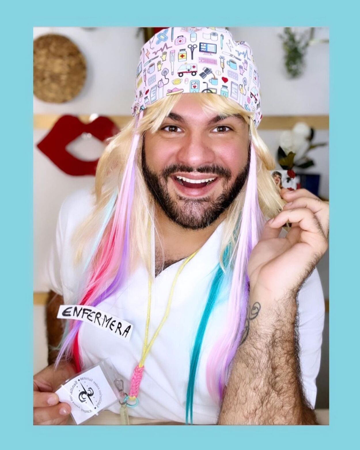 Iván Esturillo, el cómico que se ha hecho viral por parodiar a los sanitarios Iván Esturillo, el cómico que se ha hecho viral por parodiar a los sanitarios