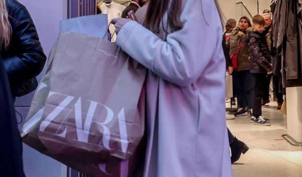 El truco de una trabajadora de Zara para conseguir las prendas agotadas en las rebajas