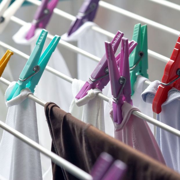 Conoce el truco de las abuelas para secar la ropa en invierno (bigstock)