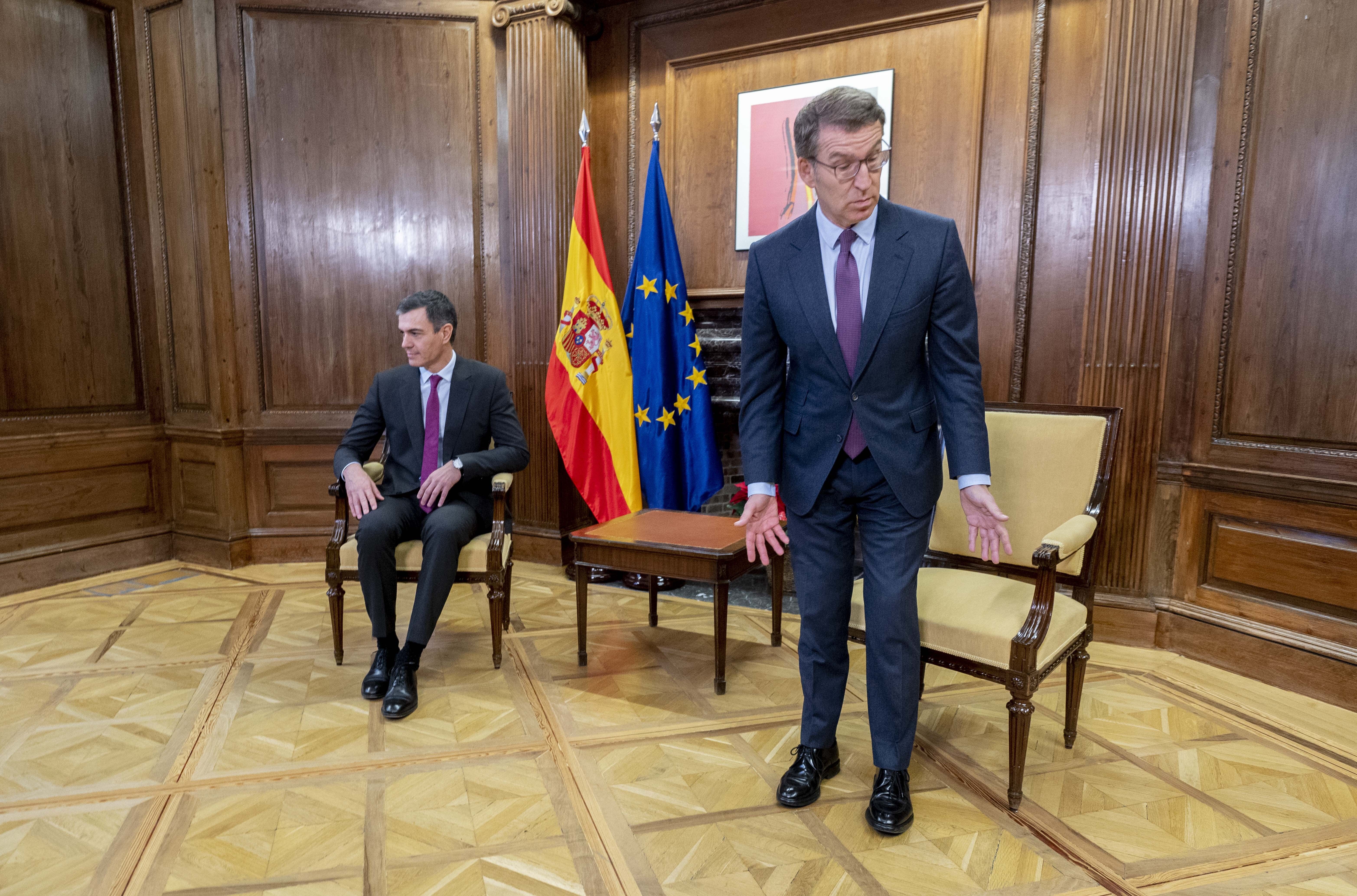 El CIS dispara al PSOE y le sitúa como ganador, dos puntos por delante del PP El CIS dispara al PSOE y le sitúa como ganador, dos puntos por delante del PP