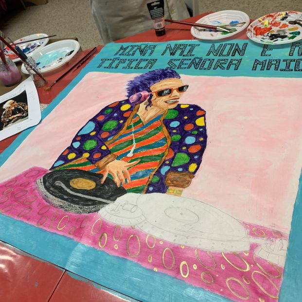 ATEGAL “saca los colores” al edadismo: jóvenes y mayores crean 'grafitis' para combatir prejuicios. Foto: ATEGAL
