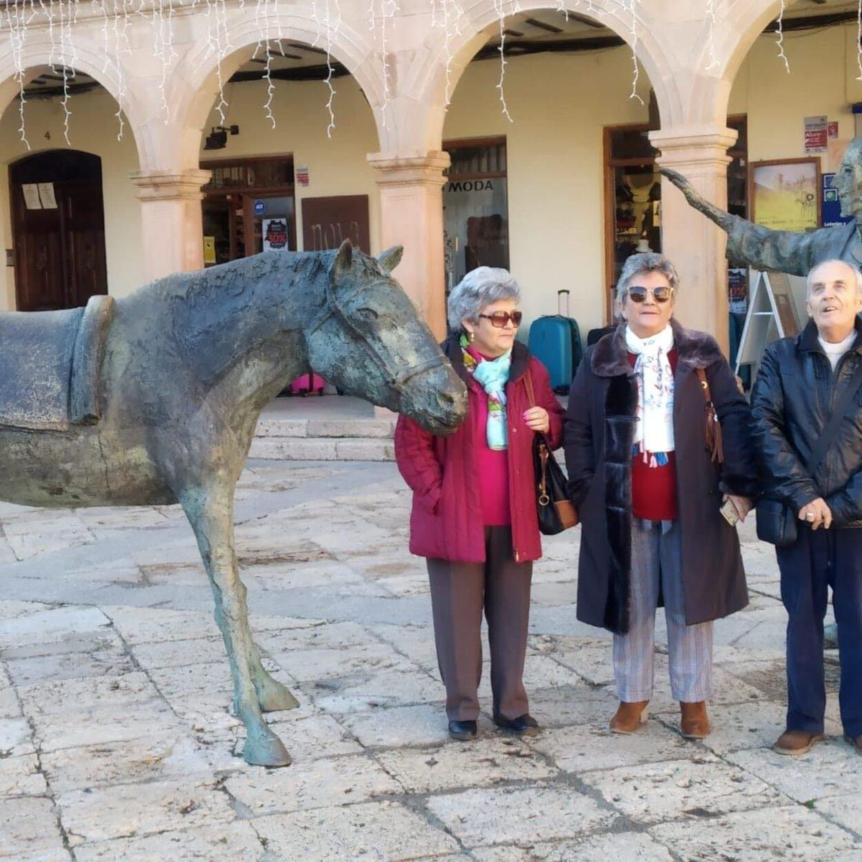 Las deudas por una estafa amorosa podrían estar detrás del asesinato de los tres hermanos de Morata