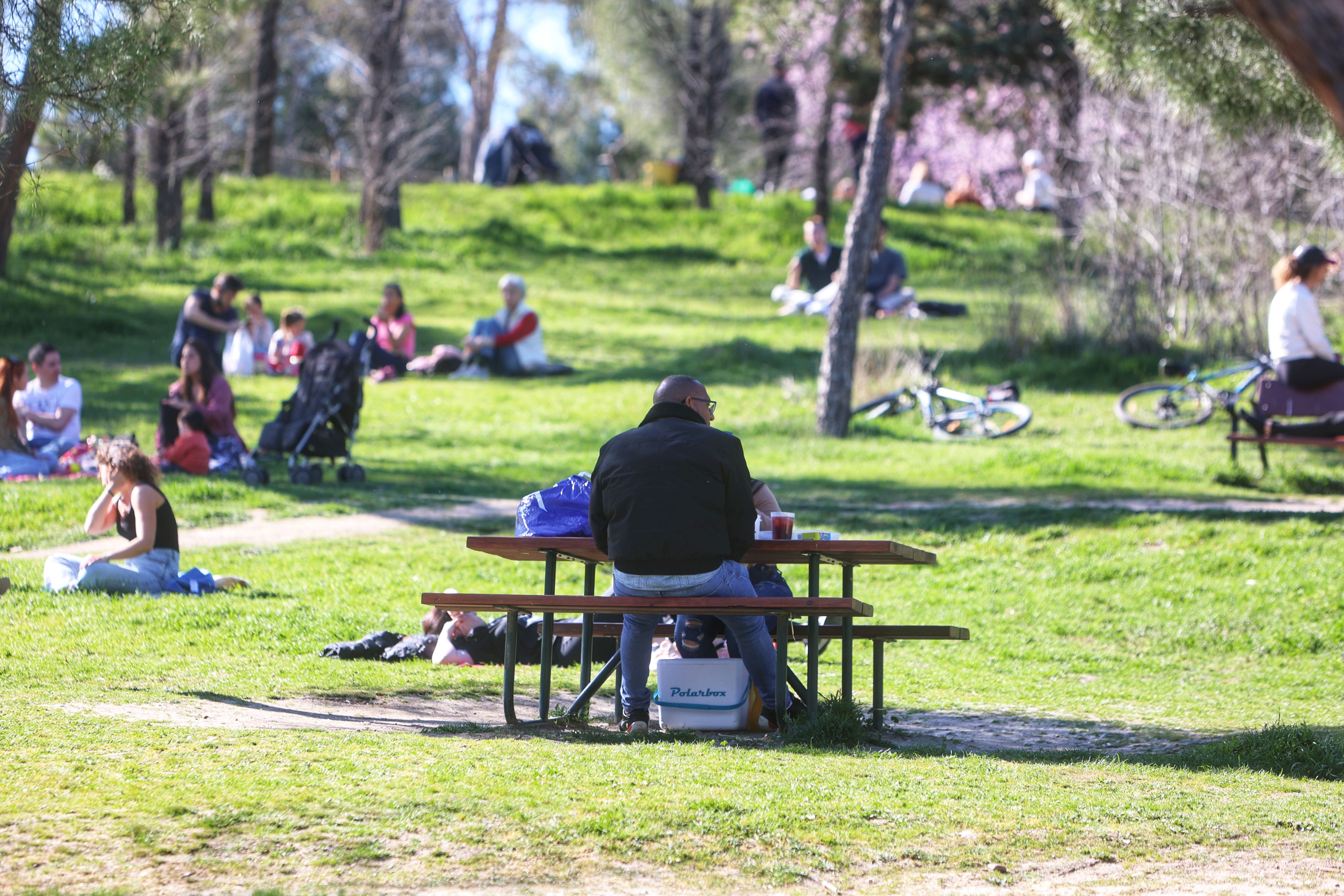 Un potente anticiclón dejará temperaturas propias de mayo esta semana