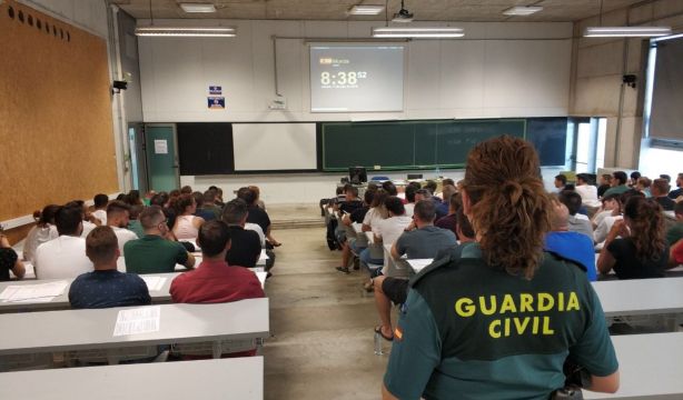 ¿'Chabola' o 'chavola'?: la polémica ortográfica en las oposiciones a Guardia Civil