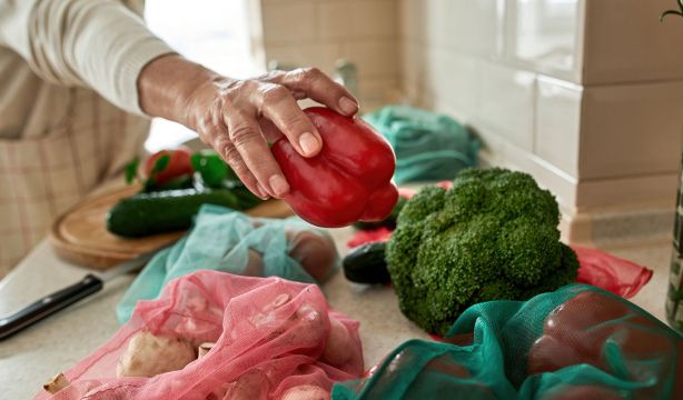 Este es el tipo de alimentación que debes seguir para cuidar tus riñones