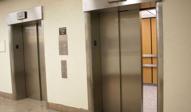 juzgado: el coste del ascensor es obligatorio, pero no el de otras obras de reformas adicionales