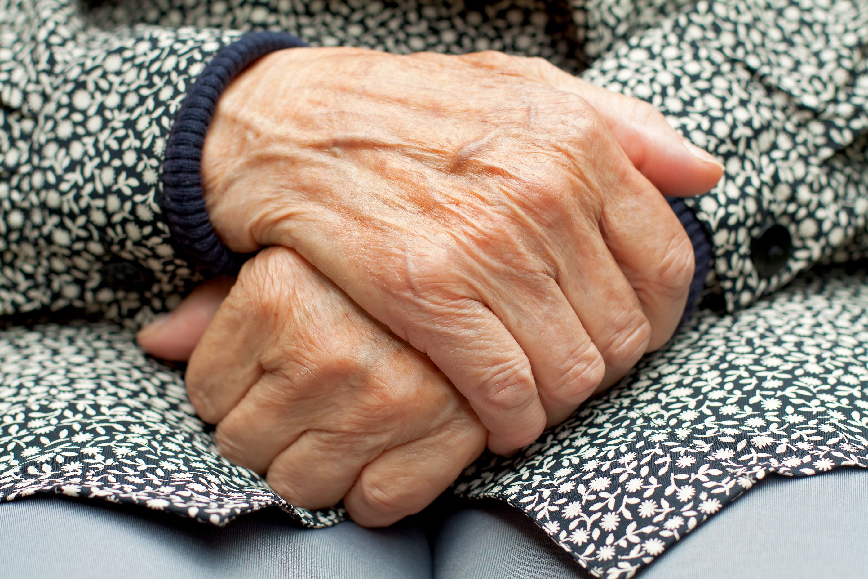 El desgarrador testimonio de María, una asturiana de 82 años que vive en soledad. Foto: Bigstock