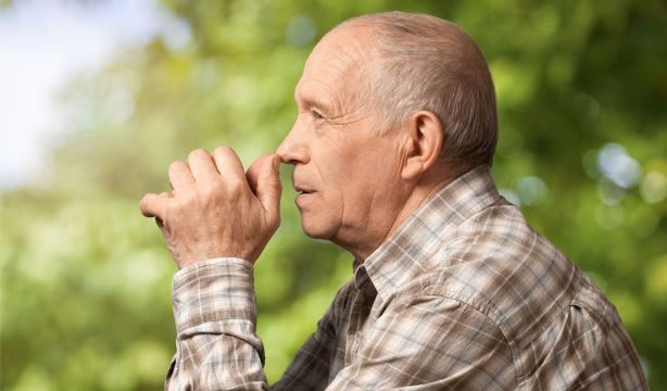 Las señales de alerta del alzhéimer, según la Universidad de Cambridge