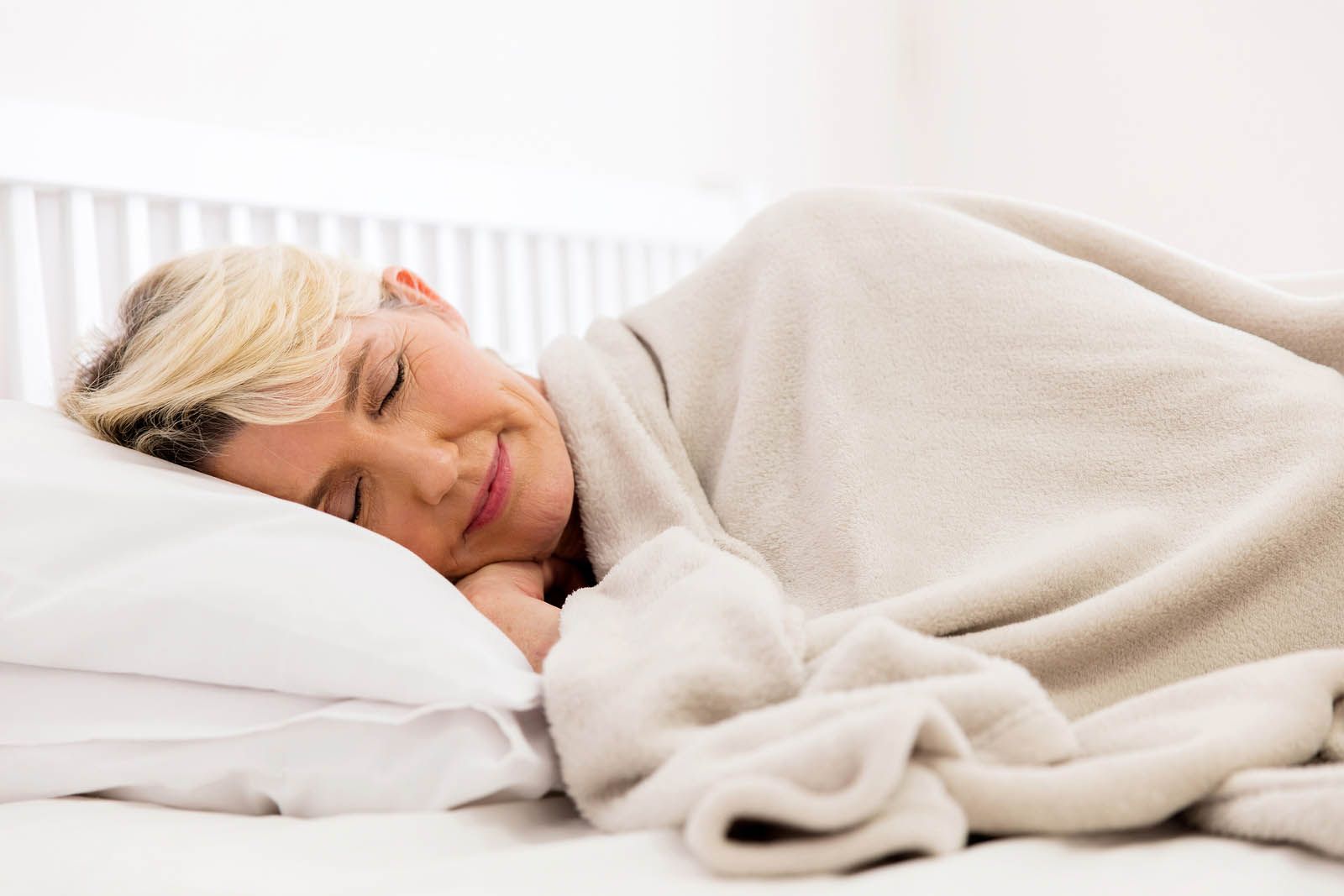 Qué hábitos debemos tener por el día para dormir mejor de noche