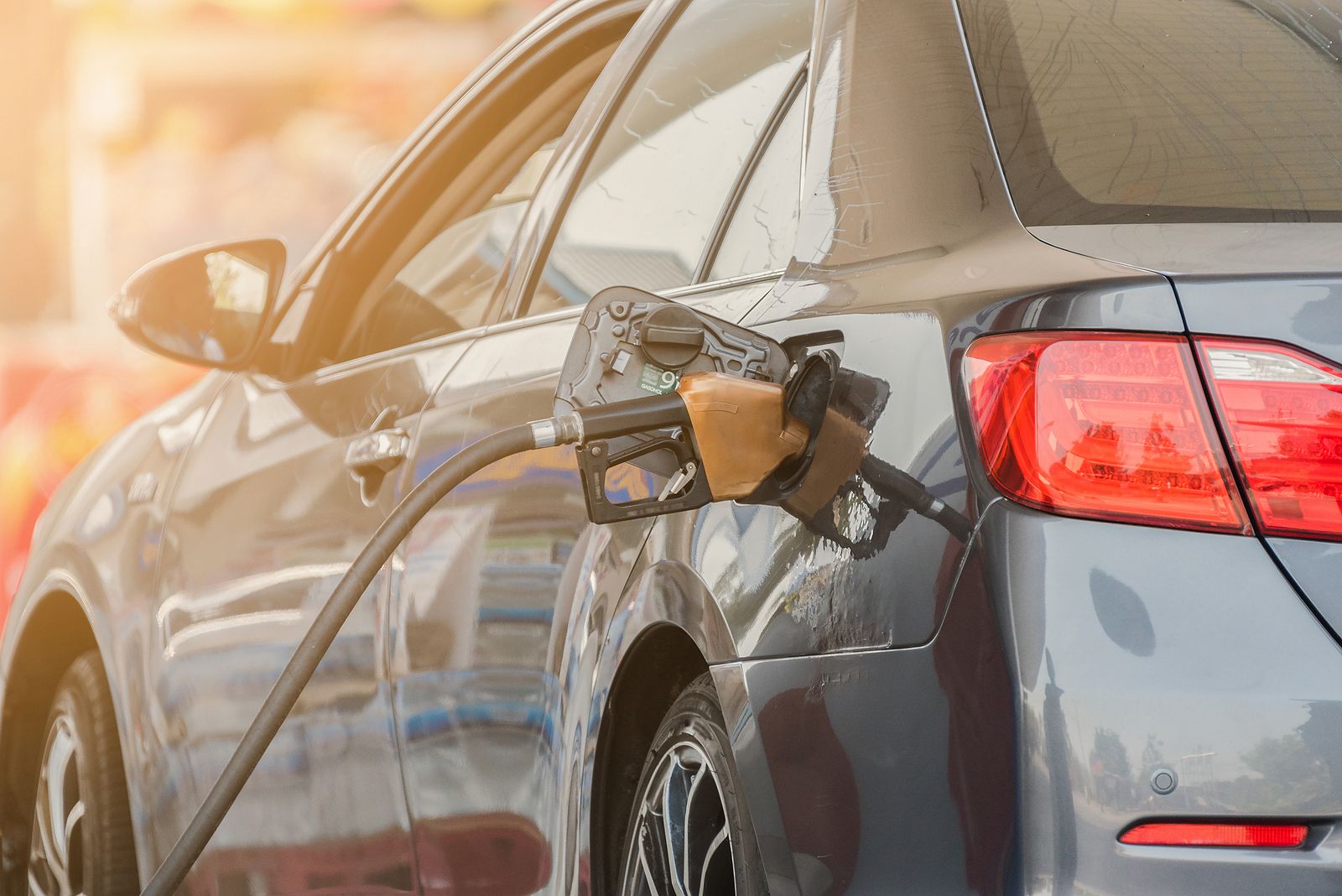 Solo tres eléctricos están entre los 100 coches más buscados en España