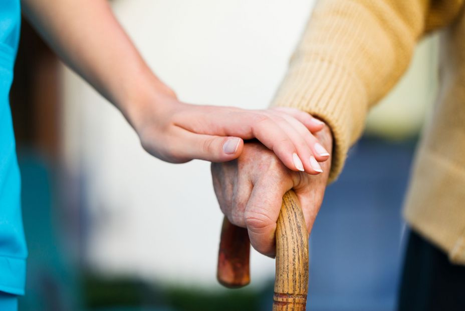 Pensiones, cuidados o soledad, principales retos frente al envejecimiento de la población (Bigstock)