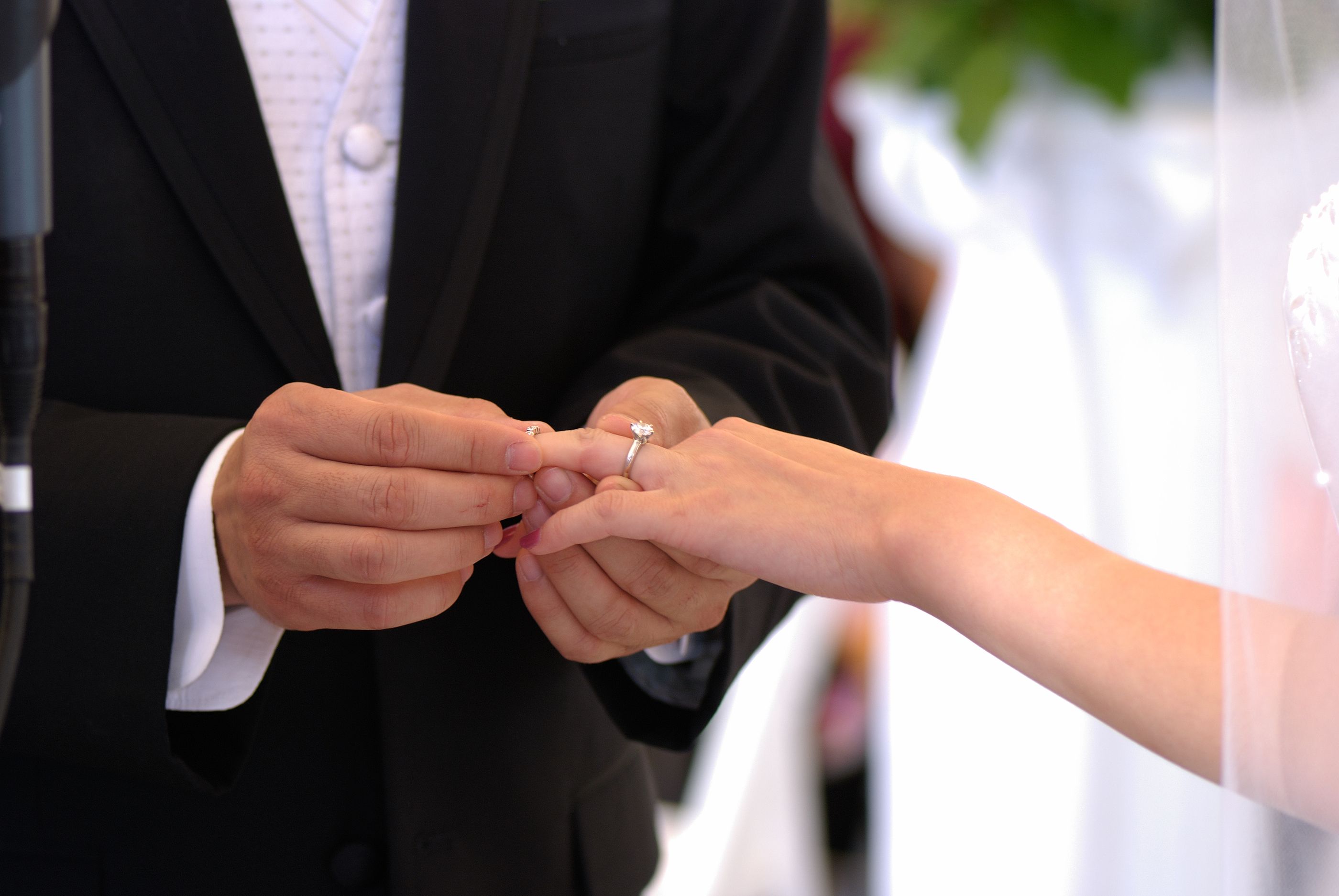 Casarse antes de los 30, una tradición que se desploma en España (Bigstock)