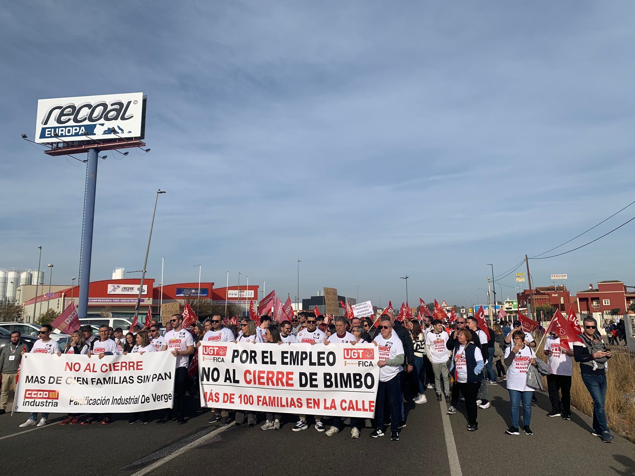 Cierre fábrica Bimbo: trabajadores desconvocan la huelga de esta semana para negociar con la empresa