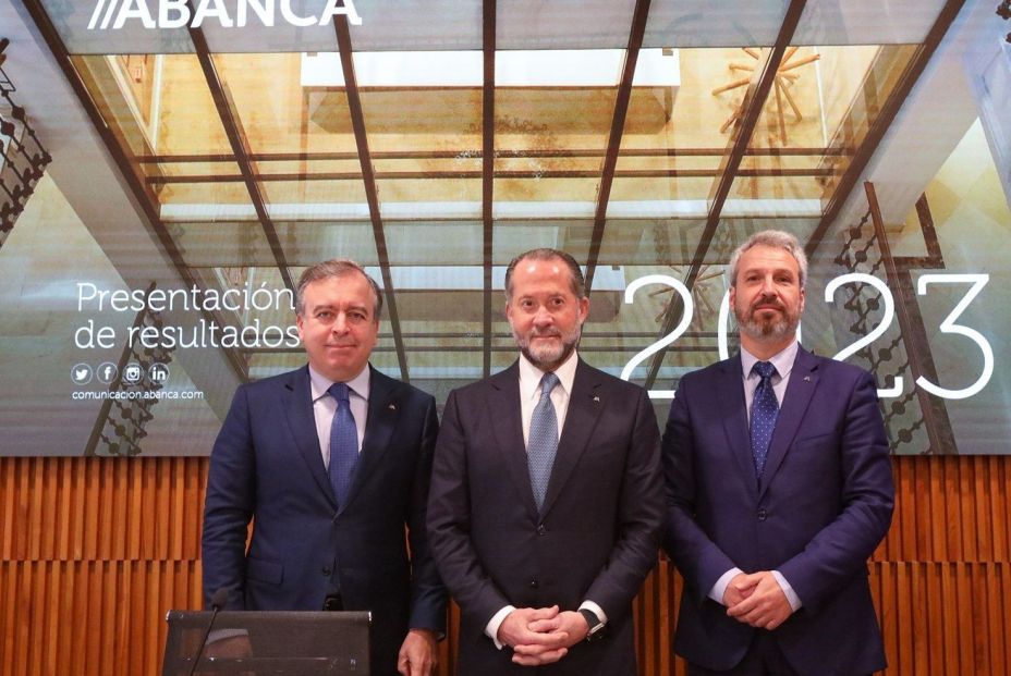 Depósito y cuenta remunerada: Santander, BBVA, Sabadell y Abanca, los que más castigan a los mayores. Foto: EuropaPress