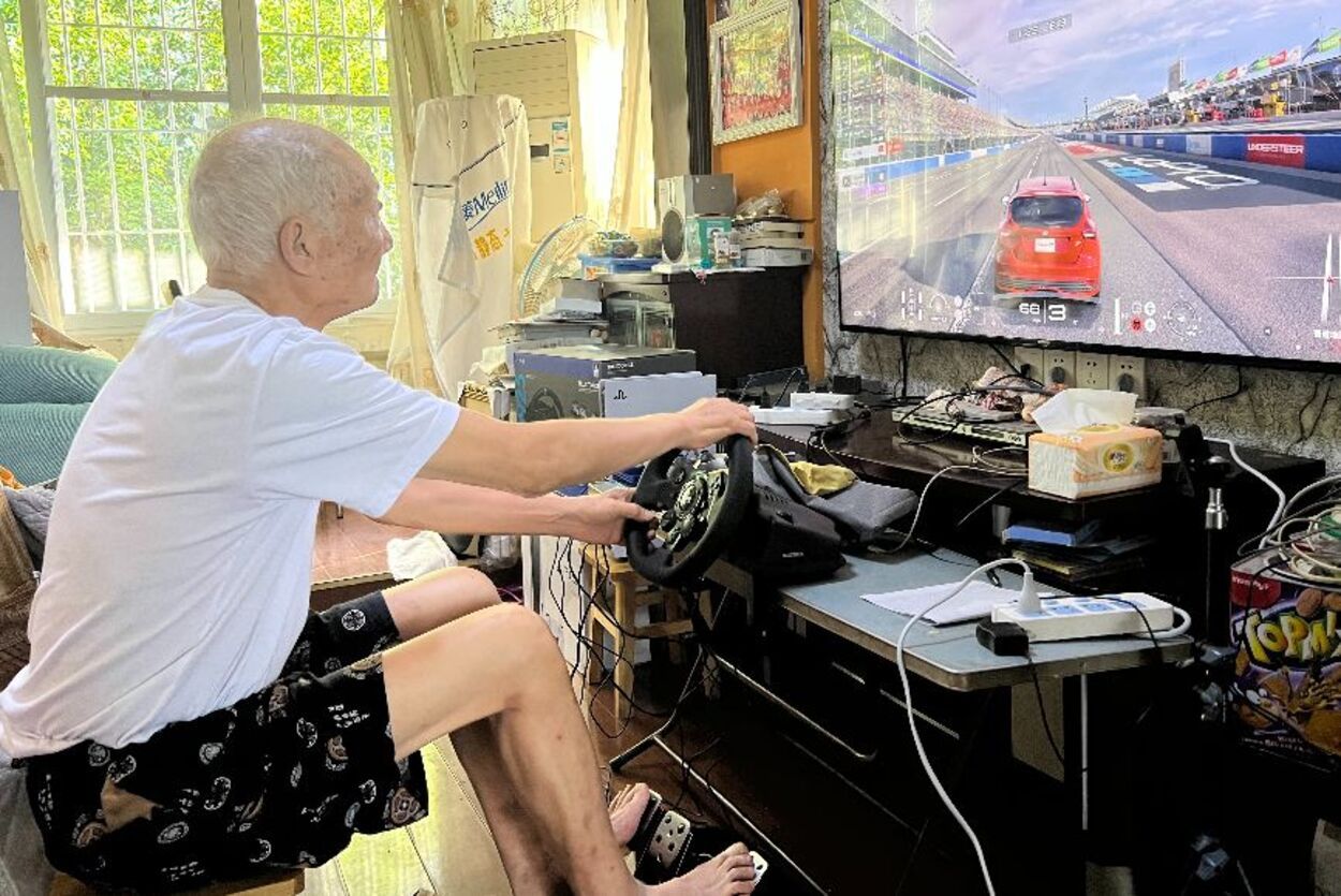 Yang Biglin, streamer de videojuegos a los 88 años
