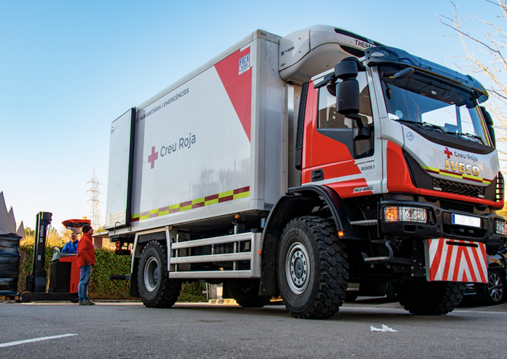 Cruz Roja recibe una donación de material para personas con movilidad reducida