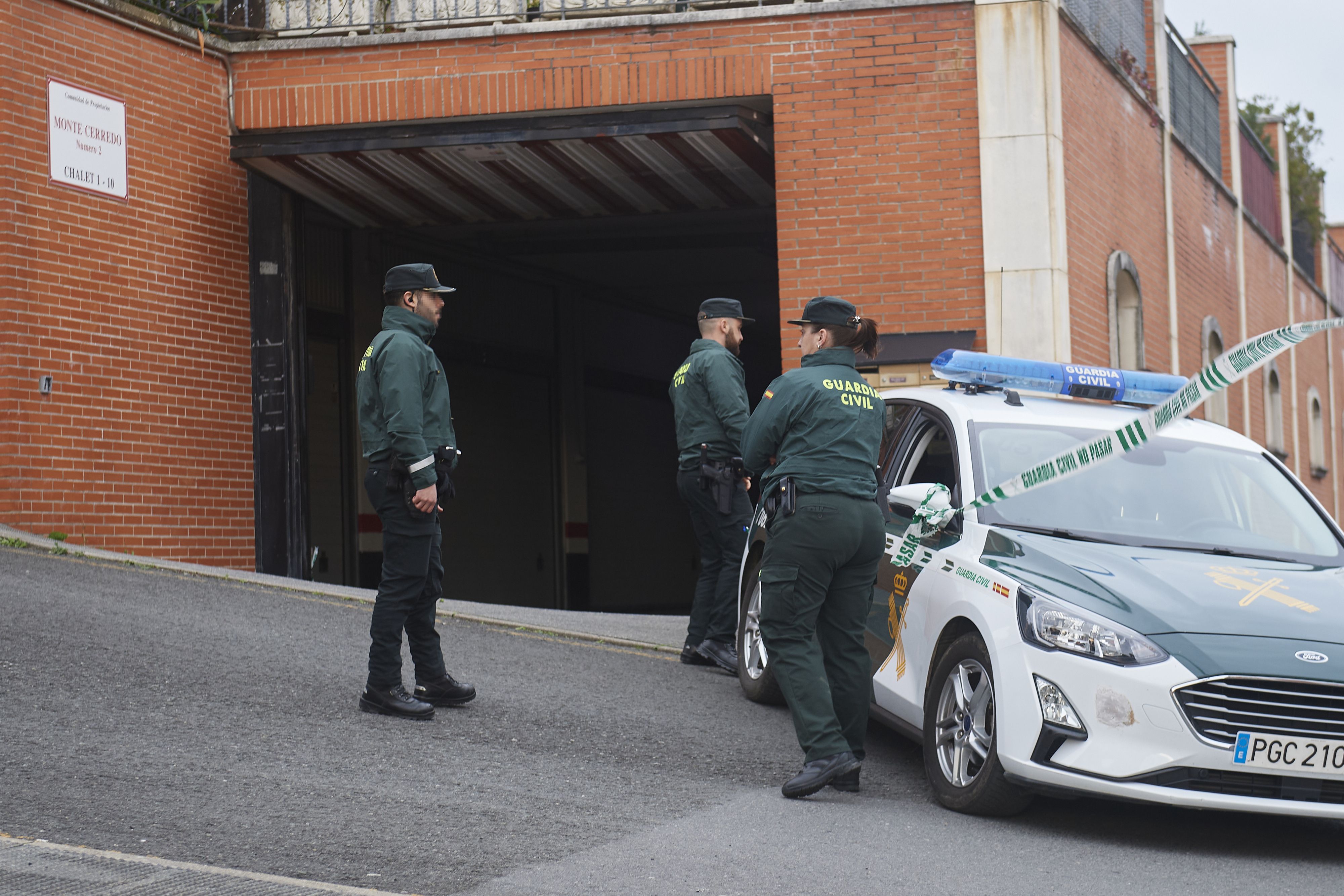 Dos niños de 13 y 16 años detenidos por matar a su madre Dos niños de 13 y 16 años detenidos por matar a su madre