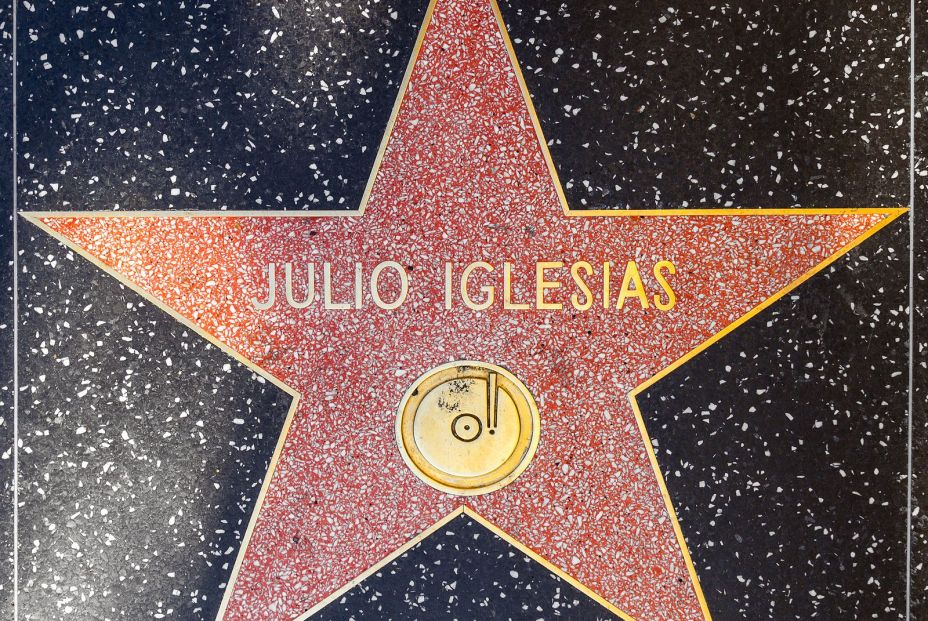 La vida de Julio Iglesias llega a las pantallas con Netflix (Bigstock)