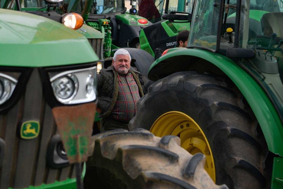 El campo en tiempos revueltos: Los agricultores, con 61 años de edad media, sin relevo generacional