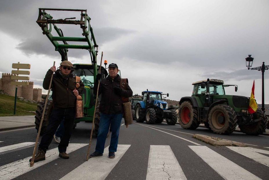 El campo en tiempos revueltos: Los agricultores, con 61 años de edad media, sin relevo generacional