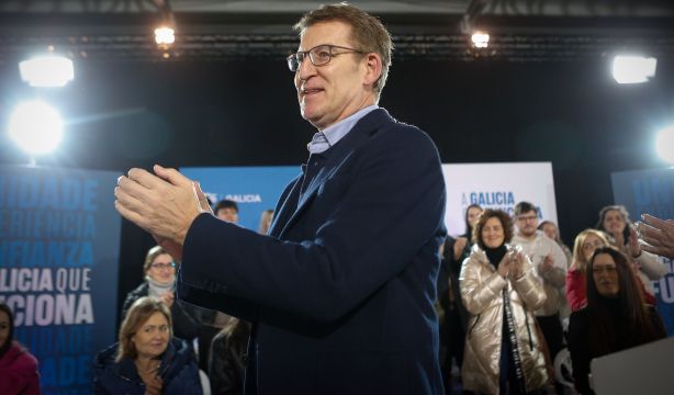 Desconcierto en el PP tras poner Feijóo el foco en el indulto a Puigdemont