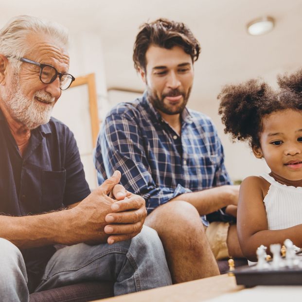 bigstock Happy Family Moment Elder With 423535796Según el experto en neuroeducación David Bueno, "Se puede aprender a hacer integrales matemáticas con 70 años". Bigstock