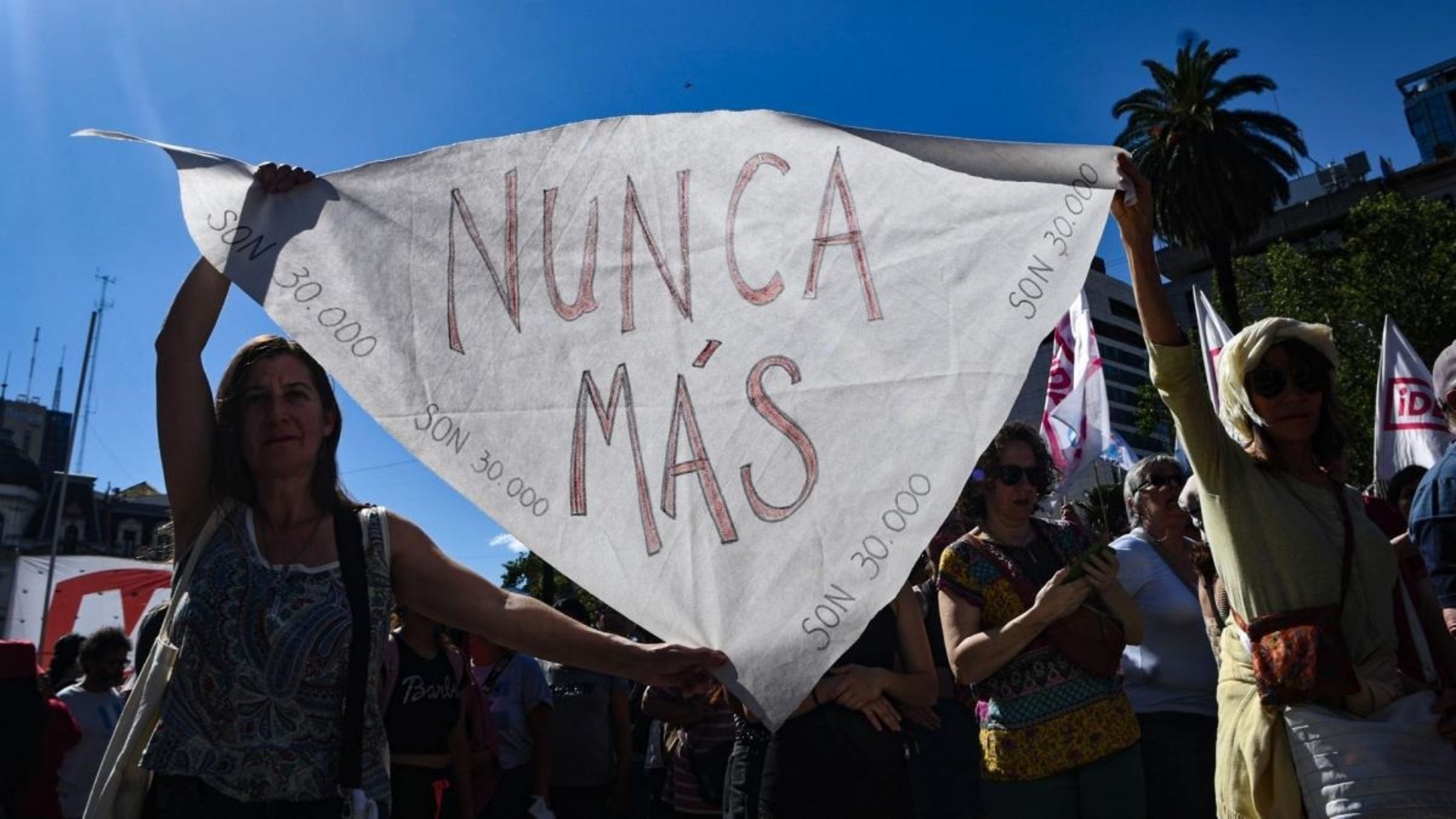 Las Madres de Plaza de Mayo denuncian que Meta ha suspendido la cuenta de su radio Las Madres de Plaza de Mayo denuncian que Meta ha suspendido la cuenta de su radio