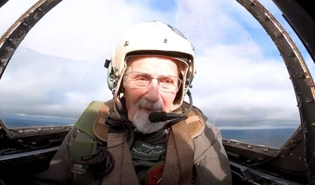 Jack Hemmings: volando un Spitfire de la Segunda Guerra Mundial a los 102 años