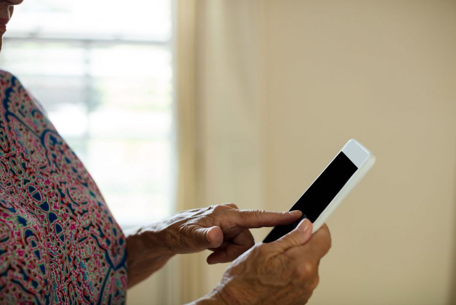 La brecha sociodigital que sufren las personas mayores se agravó con la COVID-19 (Bigstock) La brecha sociodigital que sufren las personas mayores se agravó con la COVID-19 (Bigstock)