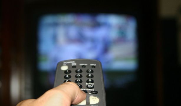 Ayuda de 400 euros para tu TV ante el apagón de la TDT: quiénes pueden pedirla