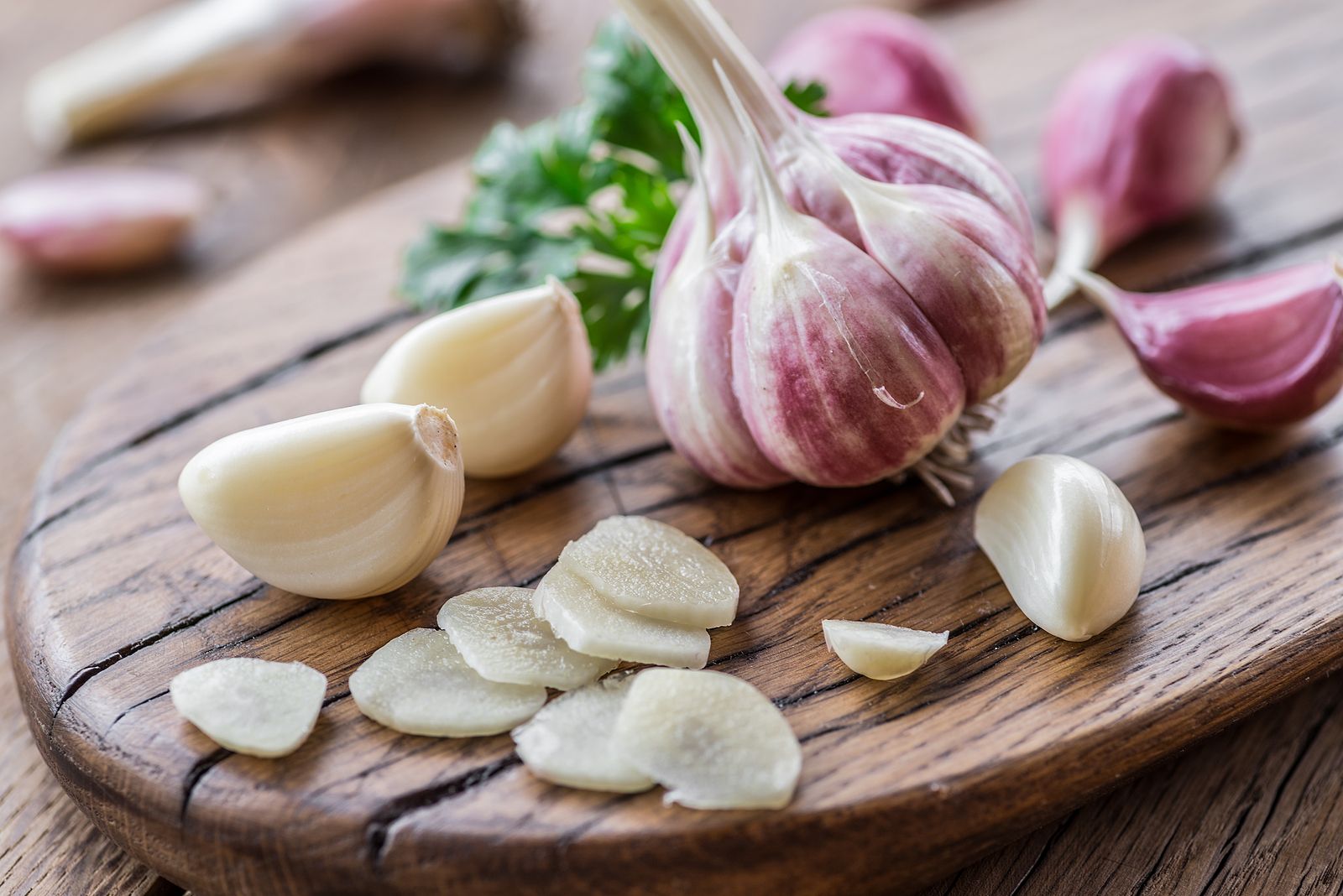 El truco del ajo para que tus plantas crezcan más rápido (BigStock)