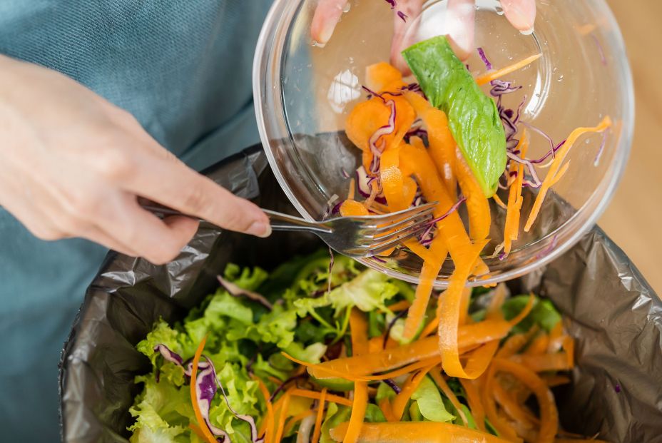 bigstock Desarrollan un envase de huesos de aceituna y cáscaras para conservar las frutas y verduras