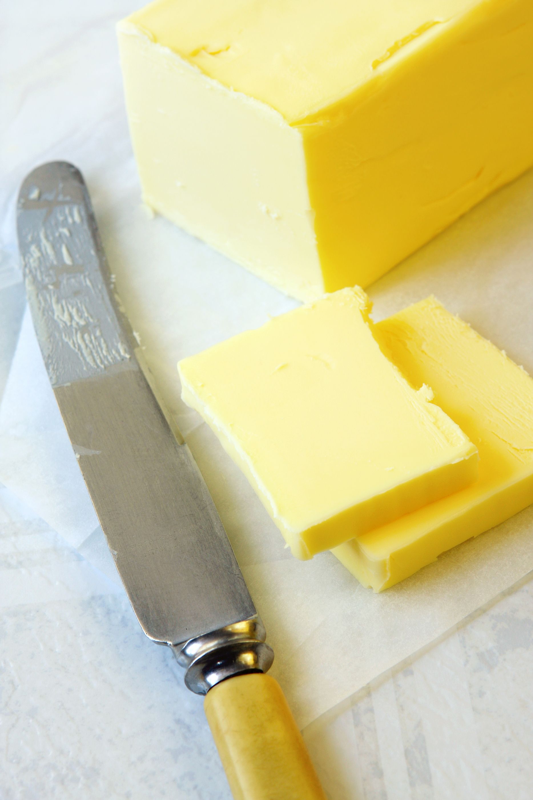 El truco para ablandar la mantequilla rápidamente sin fuego ni microondas (Bigstock)