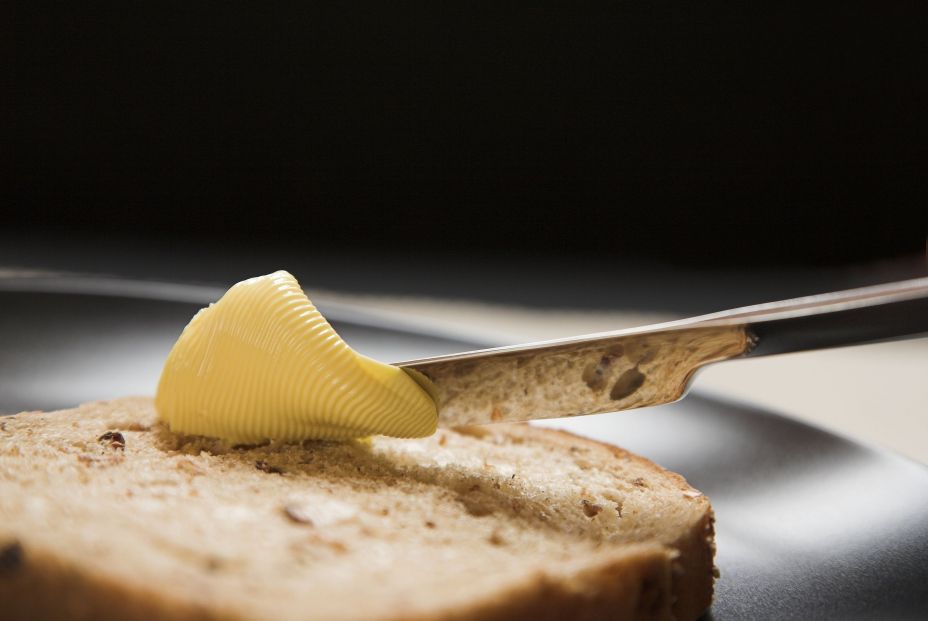 Este es el truco para atemperar y ablandar la mantequilla rápidamente (Bigstock)