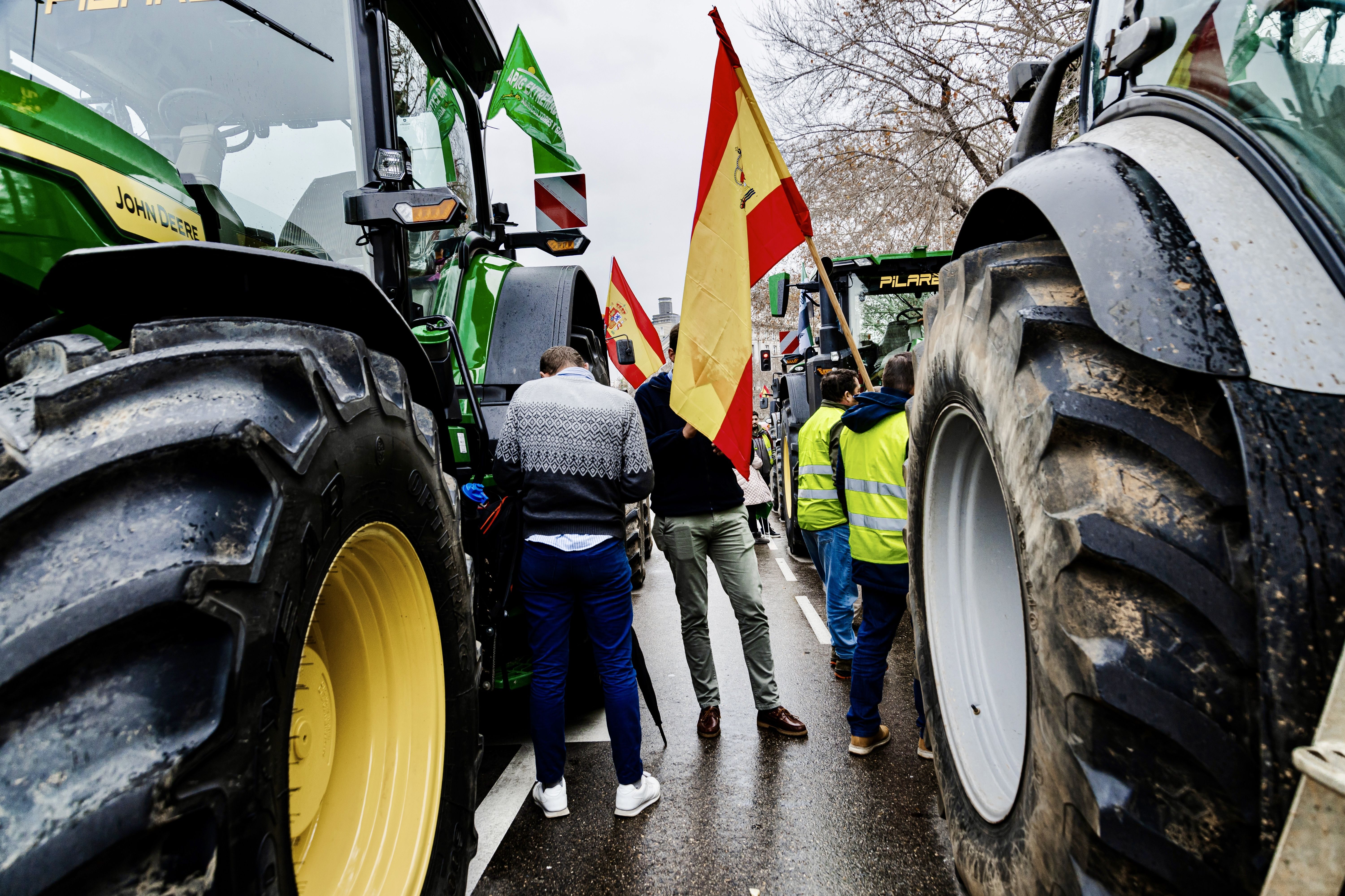 Más de 500 tractores y 100 autobuses se manifiestan este miércoles ante el Ministerio de Agricultura (Europa Press)