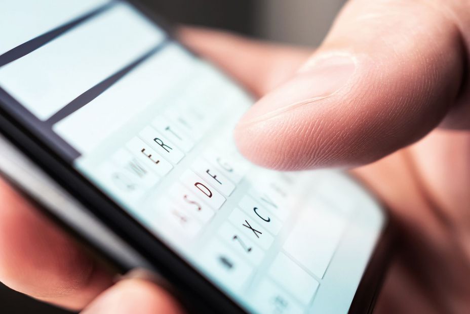 Una estafa suplanta a Infojobs y ofrece falsos puestos de trabajo a través de WhatsApp