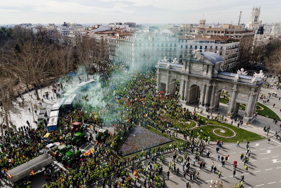 Los tractores toman el centro de Madrid en la protesta por la situación del campo Los tractores toman el centro de Madrid en la protesta por la situación del campo