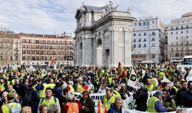 Los tractores toman el centro de Madrid en la protesta por la situación del campo