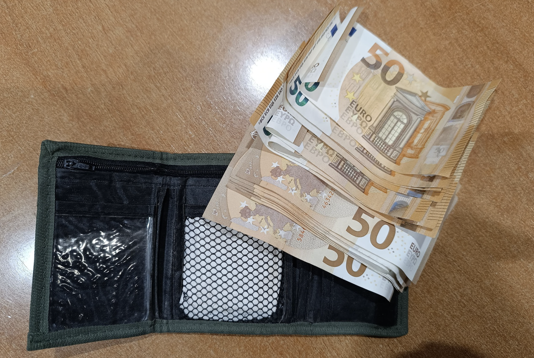 Devuelve una cartera con 860 euros y su frase vale para todo en la vida Devuelve una cartera con 860 euros y su frase vale para todo en la vida