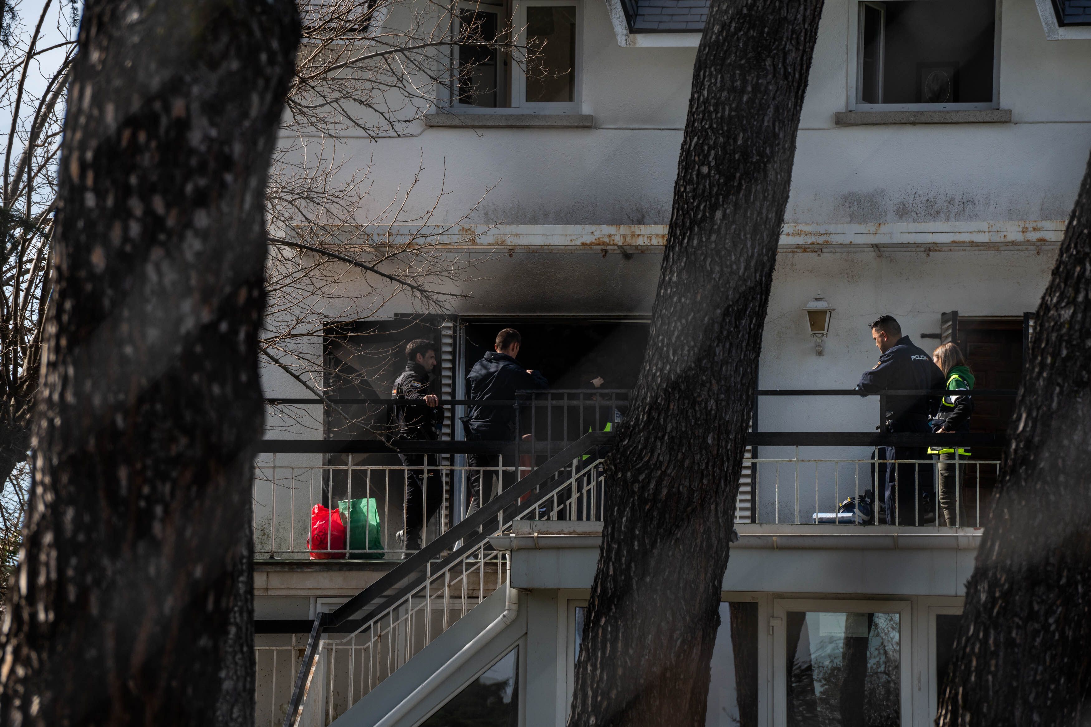 Madrid se personará como acusación particular si hubo negligencia en la residencia incendiada