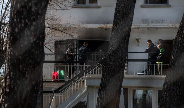 Madrid se personará como acusación particular si hubo negligencia en la residencia incendiada