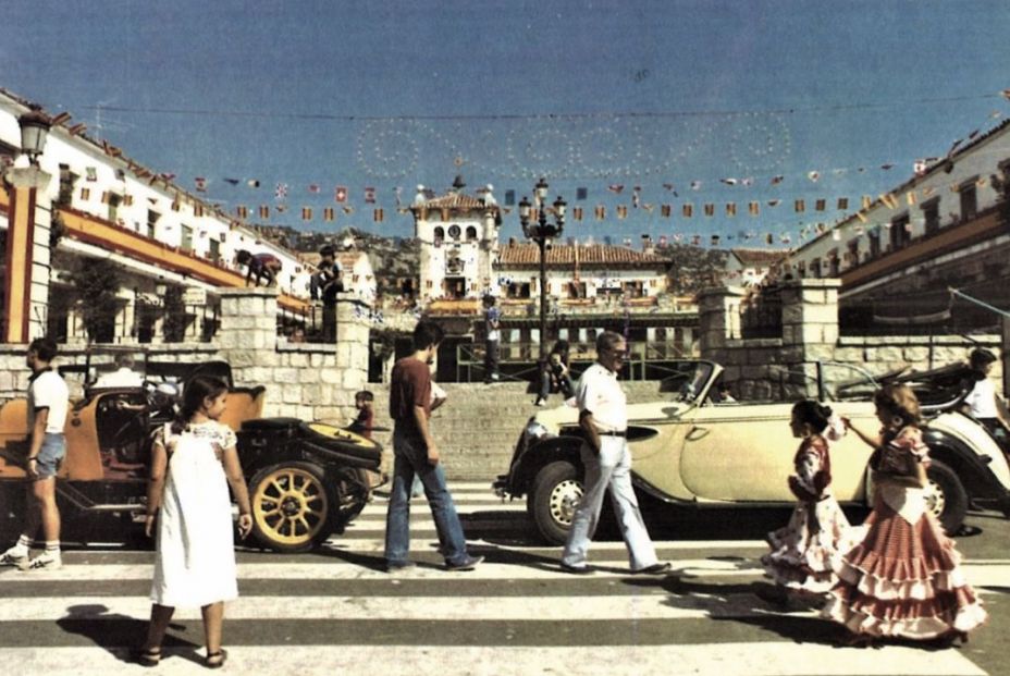 ¿Cómo han cambiado a lo largo del tiempo las plazas de los pueblos de Madrid?. Web De Plaza en Plaza