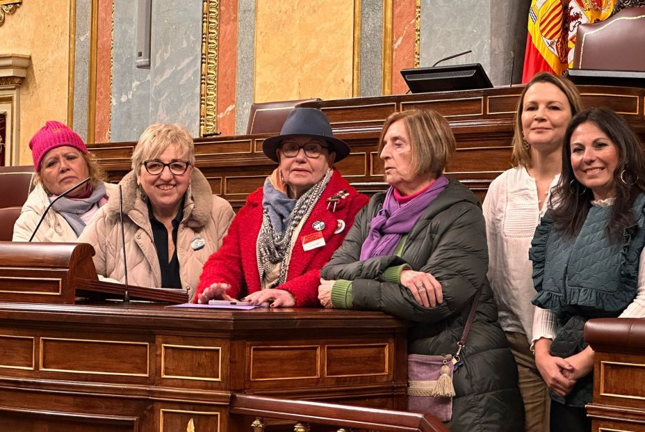 Pensionistas mujeres en el Congreso