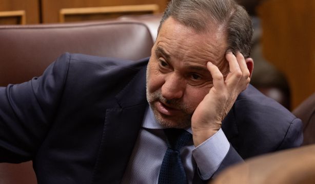 Ábalos renuncia como presidente de comisión en el Congreso pero mantiene el escaño de momento