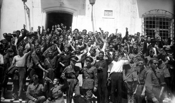 Un pueblo de Almería busca a los protagonistas de esta foto de 1936 (Archivo Municipal Albox)