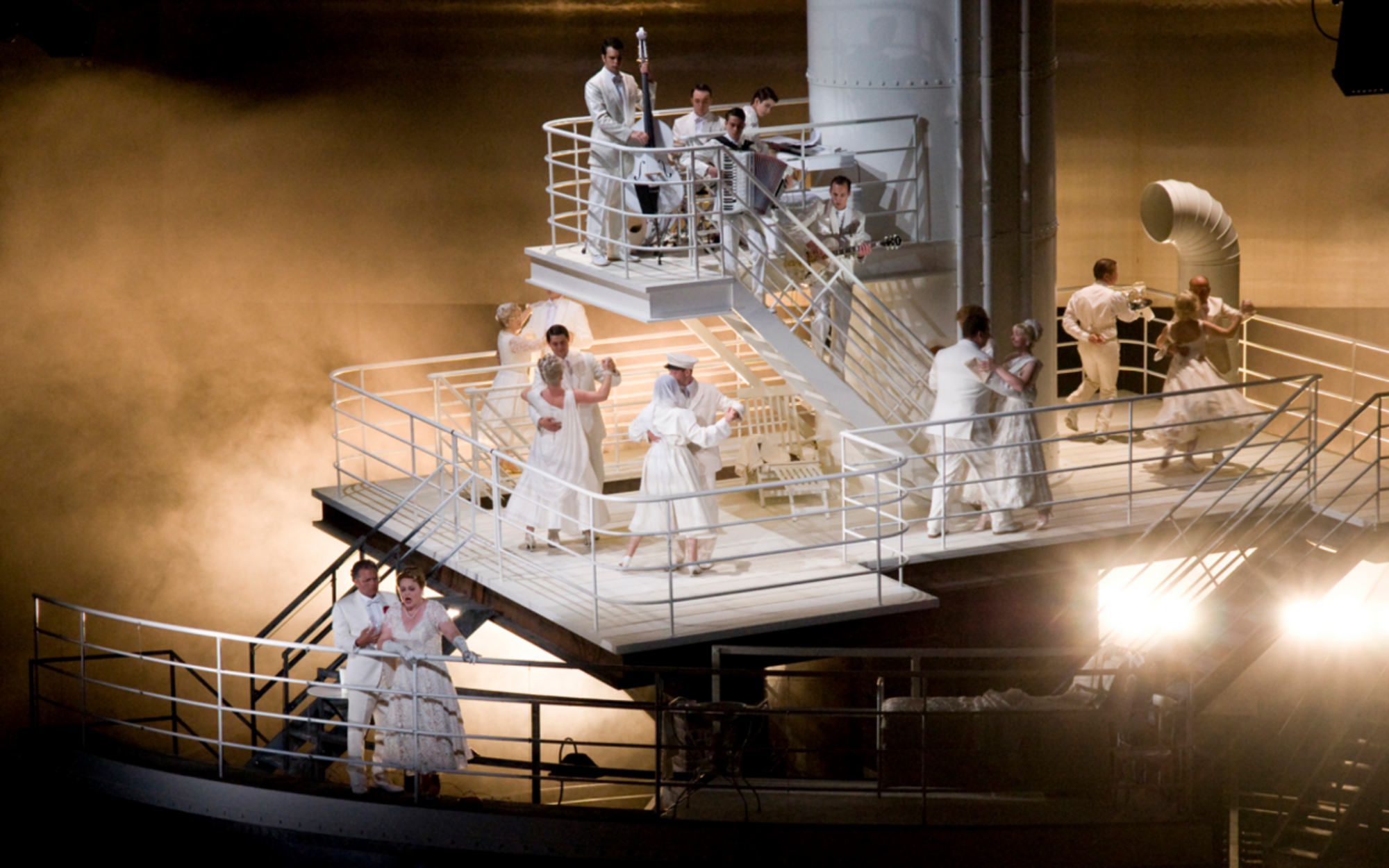 El Teatro Real estrena 'La pasajera', obra "impedida" en la URSS sobre el holocausto (Teatro Real)