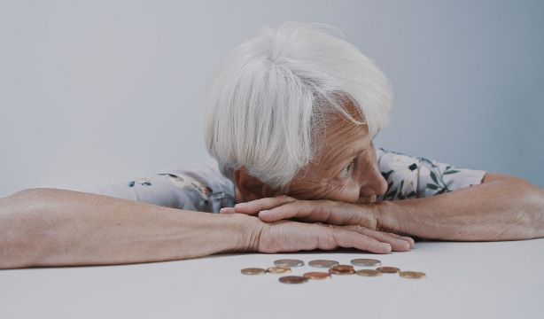 Cuánto cobra de media una viuda después de la subida de las pensiones de 2026