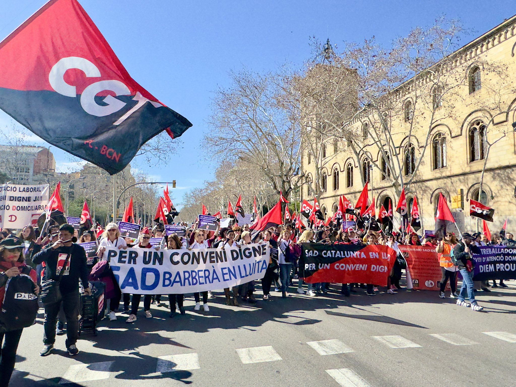 Las trabajadores de ayuda a domicilio "se hartan": exigen mejoras salariales y 35 horas semanales