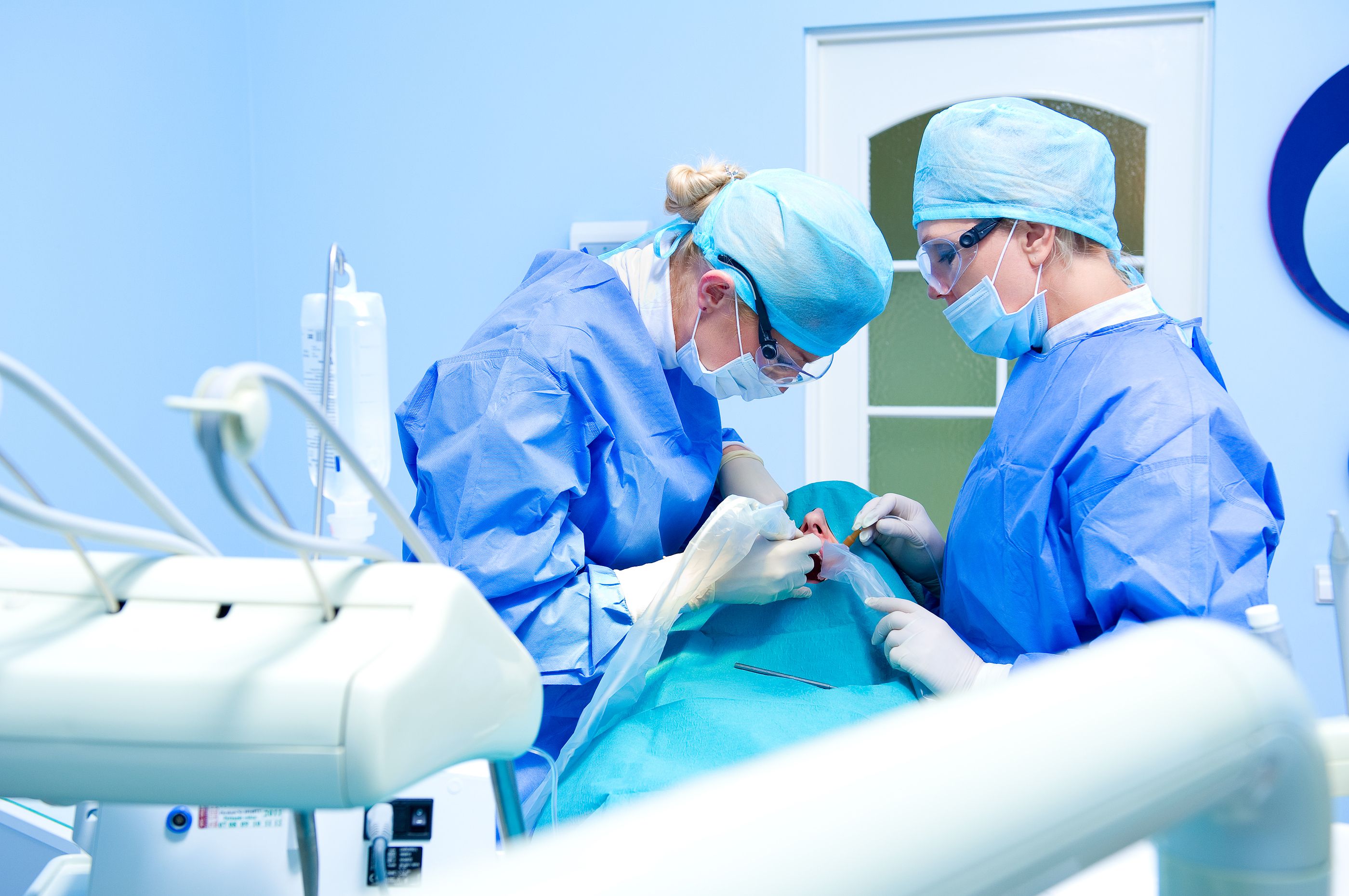 La autopsia confirma que Amadeo murió tras horas de agonía después de ponerse implantes dentales La autopsia confirma que Amadeo murió tras horas de agonía después de ponerse implantes dentales